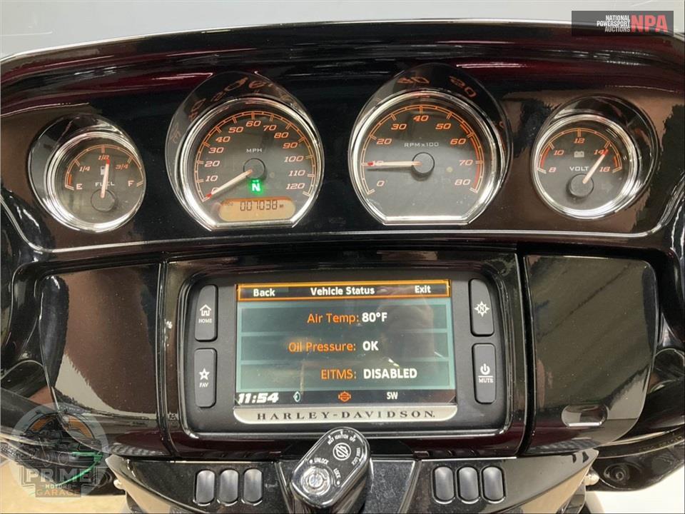 2018 Harley-Davidson FLHXS STREET GLIDE SPECIAL — фото 5