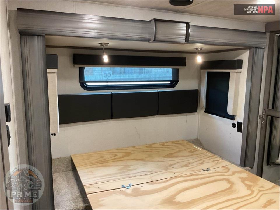 2020 Keystone Rv M-3791 RD - MONTANA FIFTH WHEEL SERIES — фото 10