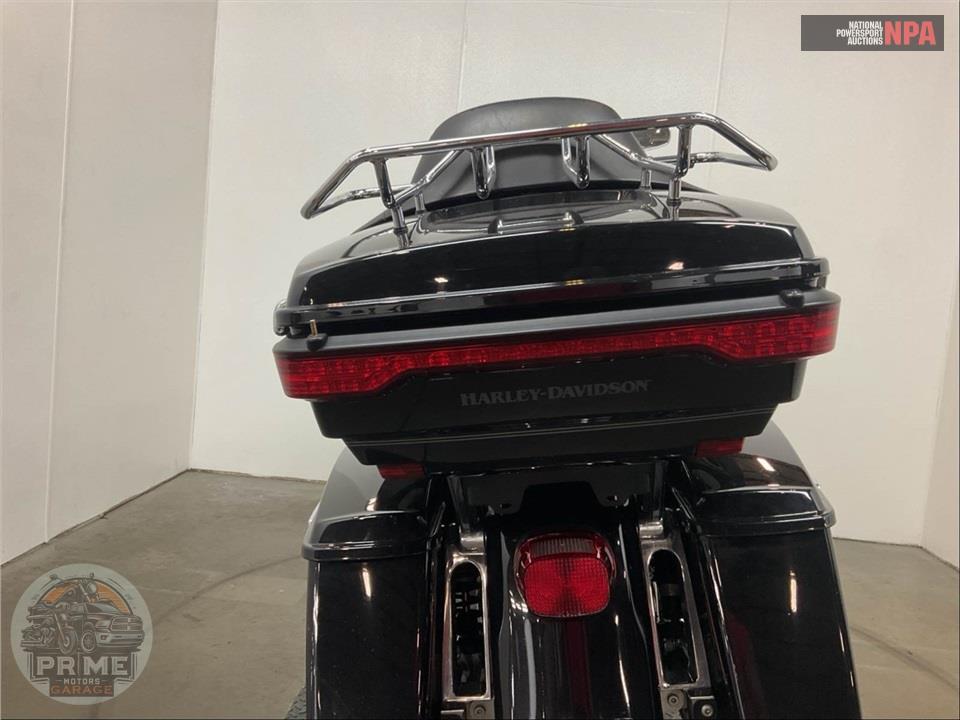 2017 Harley-Davidson FLTRU ROAD GLIDE ULTRA — фото 23