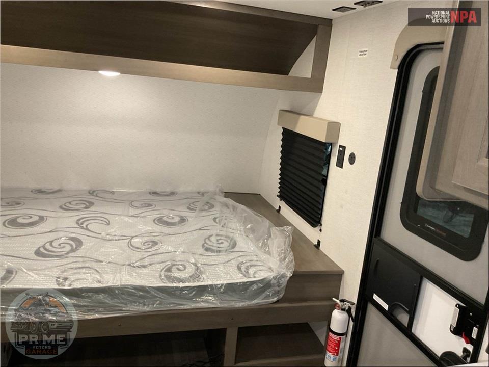 2025 Grand Design Recreational Vehicles M-151BH - TRANSCEND ONE SERIES — фото 10