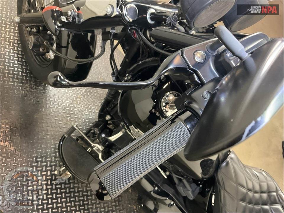 2017 Harley-Davidson FLSS SOFTAIL SLIM S — фото 21