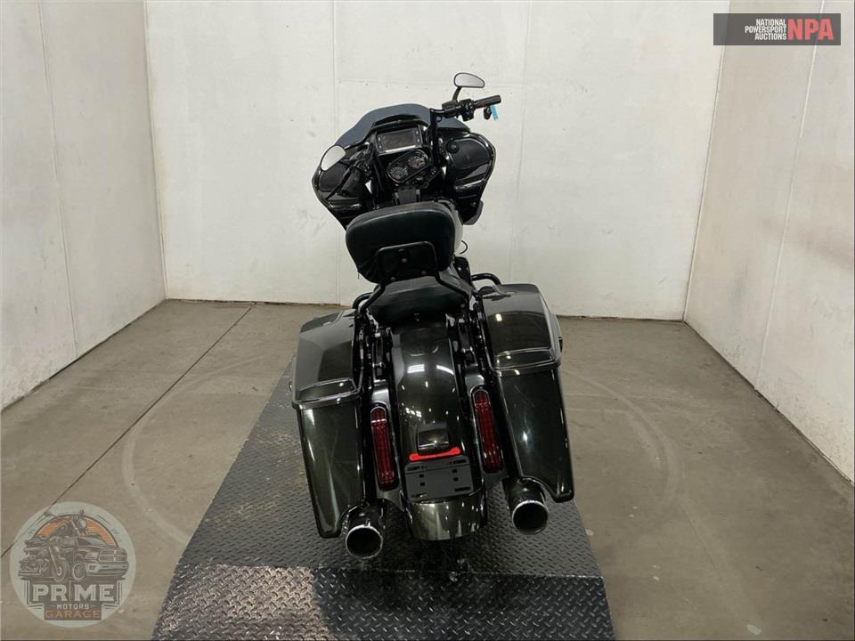 2018 Harley-Davidson FLTRXSE CVO ROAD GLIDE — фото 4