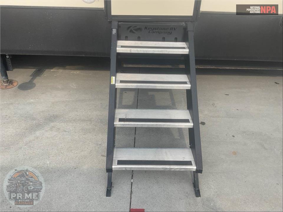 2019 Keystone Rv M-381 TH - MONTANA HIGH COUNTRY TOY HAULER TOY HAULER SERIES — фото 51
