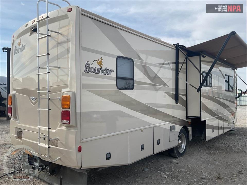 2008 Bounder M-38P WORKHORSE 340HP — фото 3