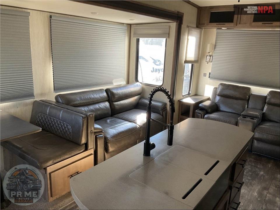 2020 Sabre By Forest River M-36BHQ - FIFTH WHEEL SERIES — фото 7