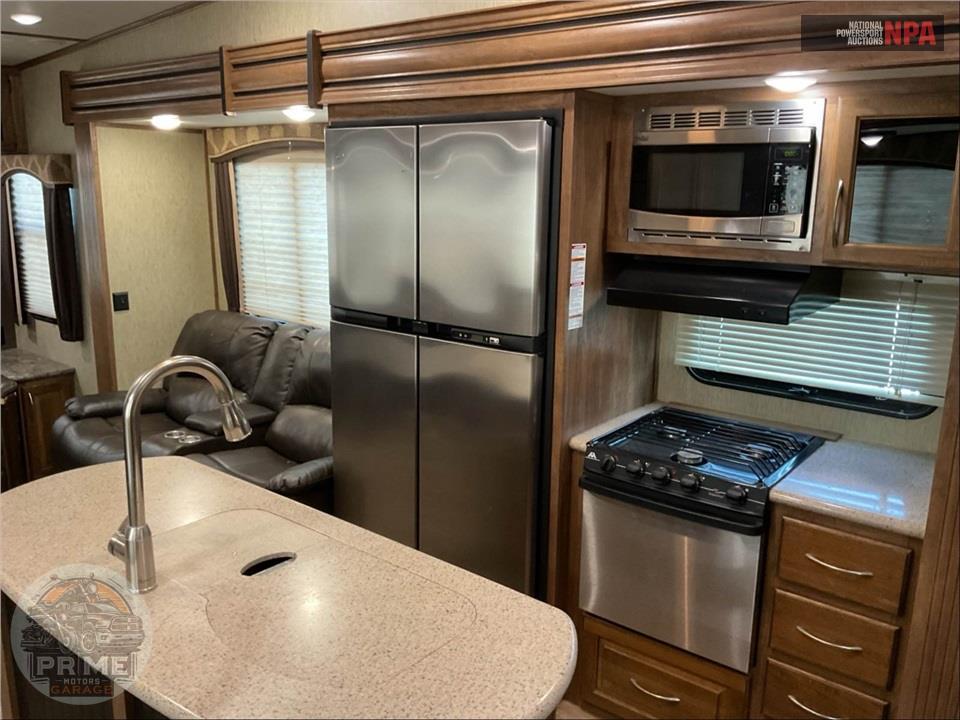 2017 Keystone Rv M-325 RL - LAREDO FIFTH WHEEL SERIES — фото 6