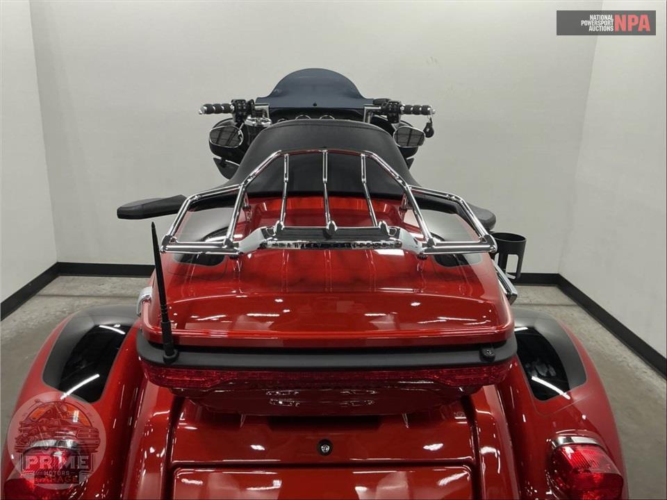 2025 Harley-Davidson FLHTCUTG TRI GLIDE ULTRA CLASSIC — фото 14