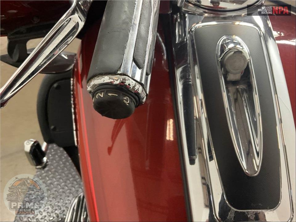 2010 Harley-Davidson FLHTCUSE5 — фото 31