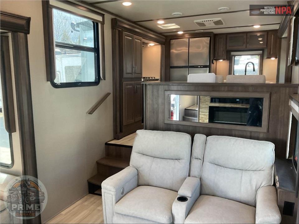 2022 Grand Design Recreational Vehicles M-390RK - SOLITUDE FIFTH WHEEL SERIES — фото 7
