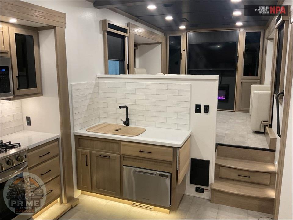 2024 Riverstone M-425FO - FIFTH WHEEL SERIES — фото 28