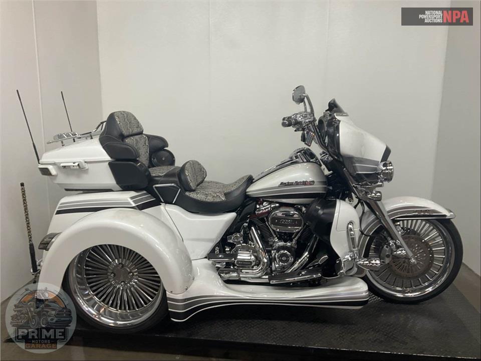 2020 Harley-Davidson FLHTCUTGSE CVO TRI GLIDE — фото 1