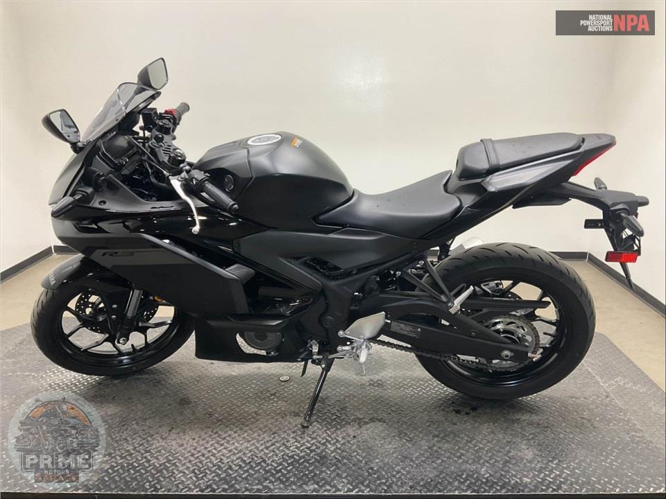 2025 Yamaha YZF-R3 — фото 3