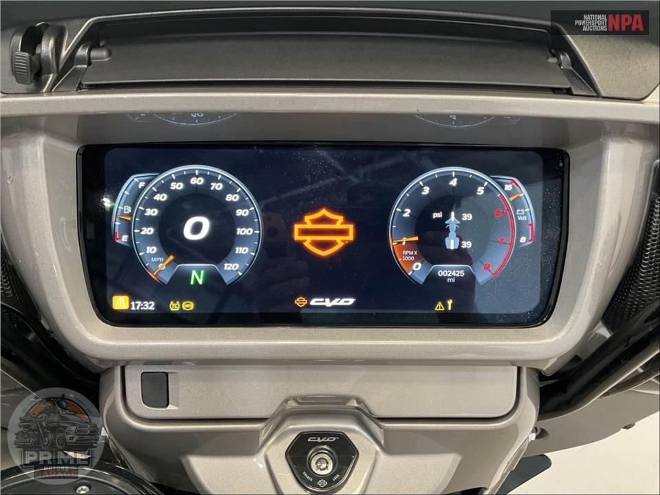 2023 Harley-Davidson FLHXSE CVO STREET GLIDE — фото 5