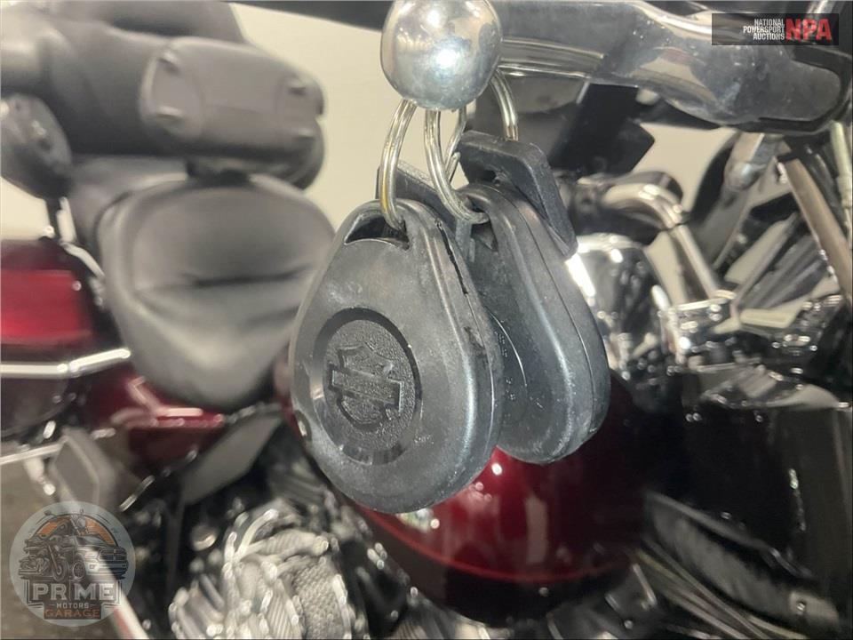 2015 Harley-Davidson FLHTK ELECTRA GLIDE ULTRA LIMITED — фото 11