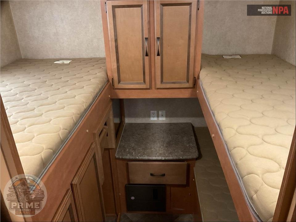 2015 Palomino By Forest River M-30DBSS - PUMA SERIES — фото 17