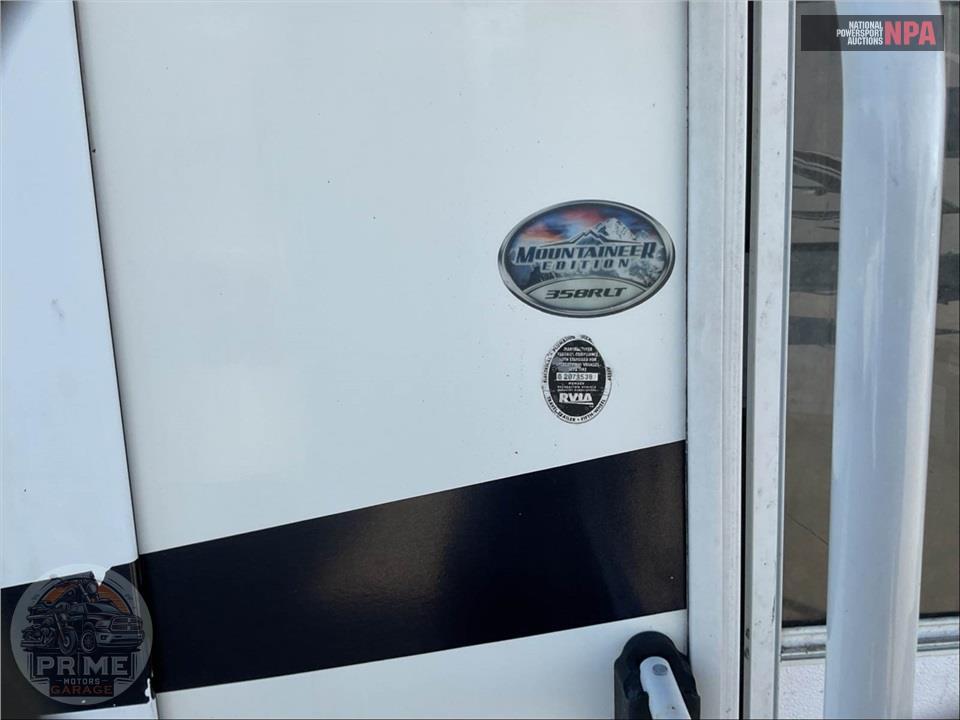 2012 Keystone Rv M-358 RLT - MONTANA MOUNTAINEER FIFTH WHEEL SERIES — фото 5