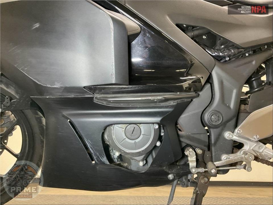 2025 Yamaha YZF-R3 — фото 7