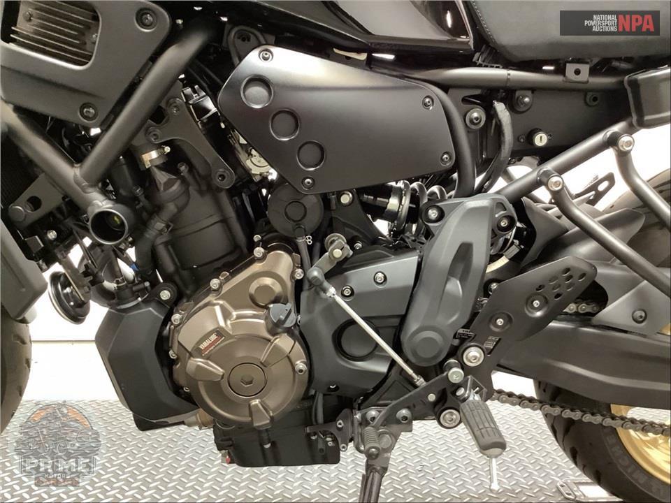 2025 Yamaha XSR700 — фото 7