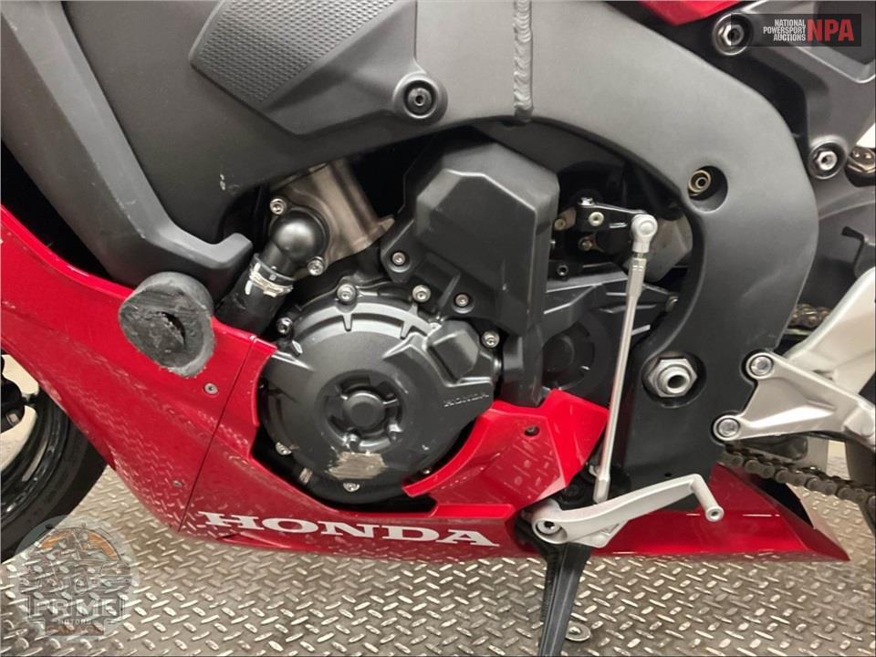 2024 Honda CBR1000RR ABS — фото 8