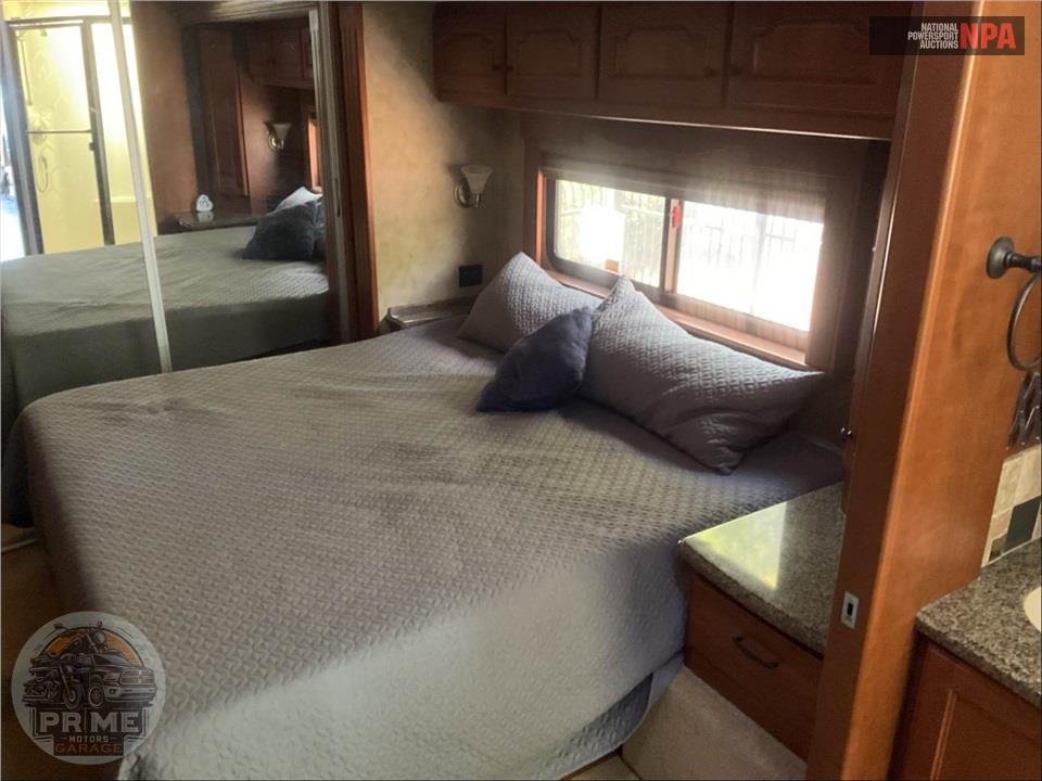 2008 Country Coach SUNSET BAY 425 CUMMINS QUAD SLIDE - ALLURE 470 SERIES — фото 17