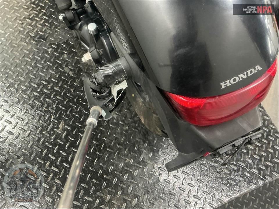 2020 Honda VT750C2B SHADOW PHANTOM — фото 26