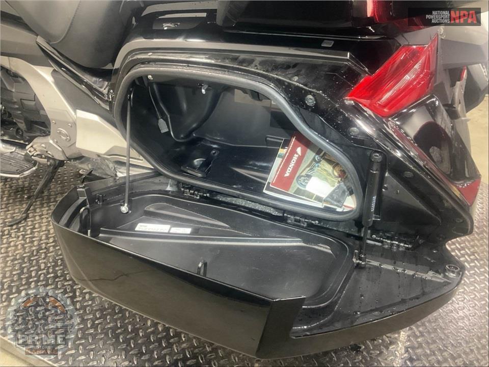 2019 Honda GL1800D GOLDWING TOUR DCT (BLACK) — фото 16