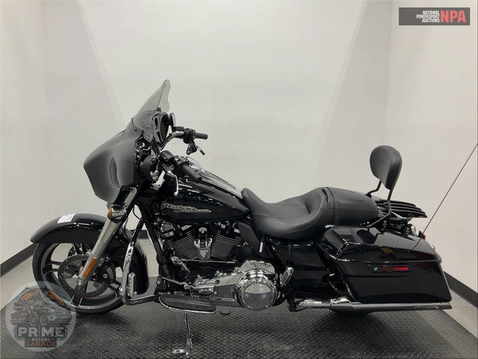 2017 Harley-Davidson FLHXS STREET GLIDE SPECIAL — фото 3