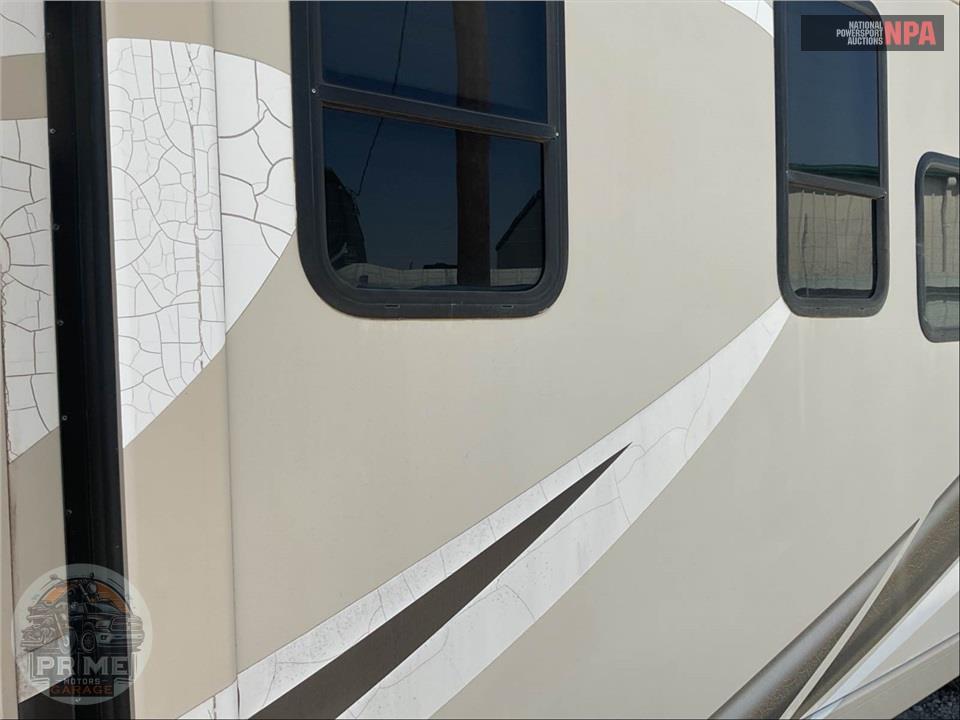 2016 Thor Motor Coach M-28Z E450-V10 - CHATEAU SERIES — фото 41
