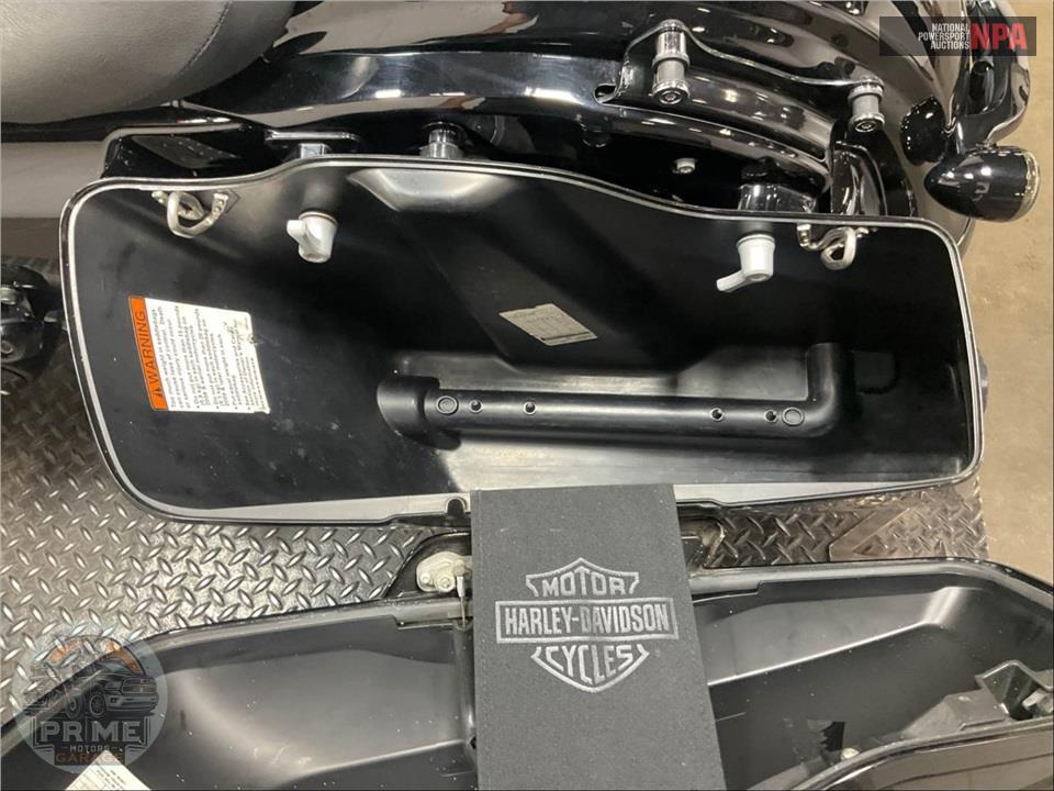 2017 Harley-Davidson FLHRXS ROAD KING SPECIAL — фото 20