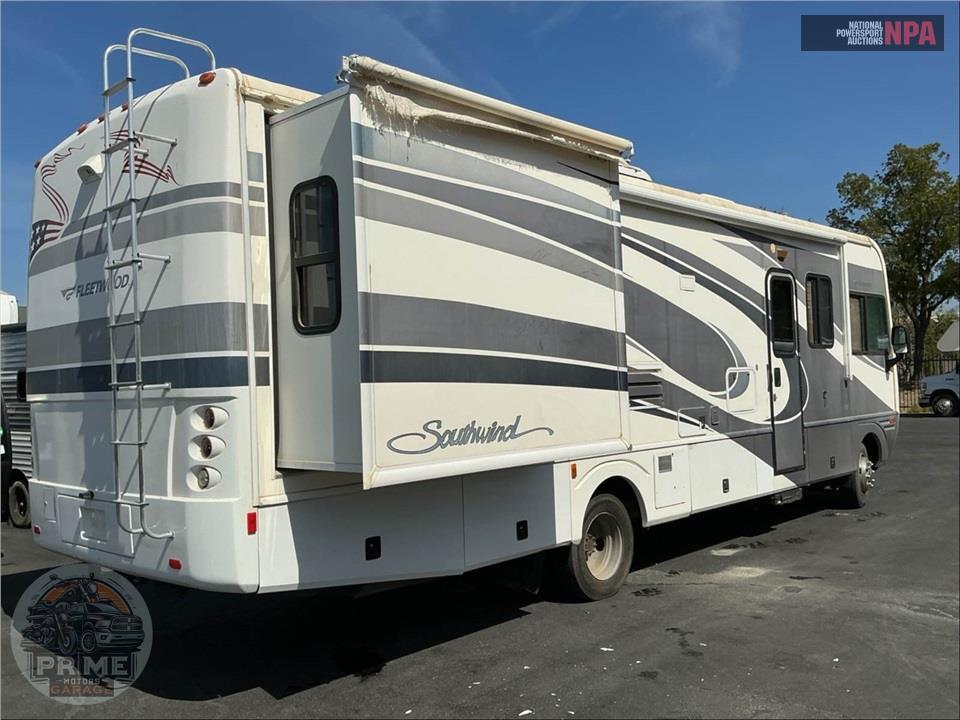 2006 Four Winds M-34N WORKHORSE 20.7 (**) - HURRICANE SERIES — фото 3