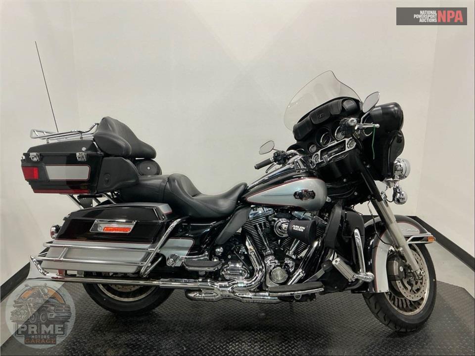 2010 Harley-Davidson FLHTCU ULTRA CLASSIC ELECTRA GLIDE — фото 1