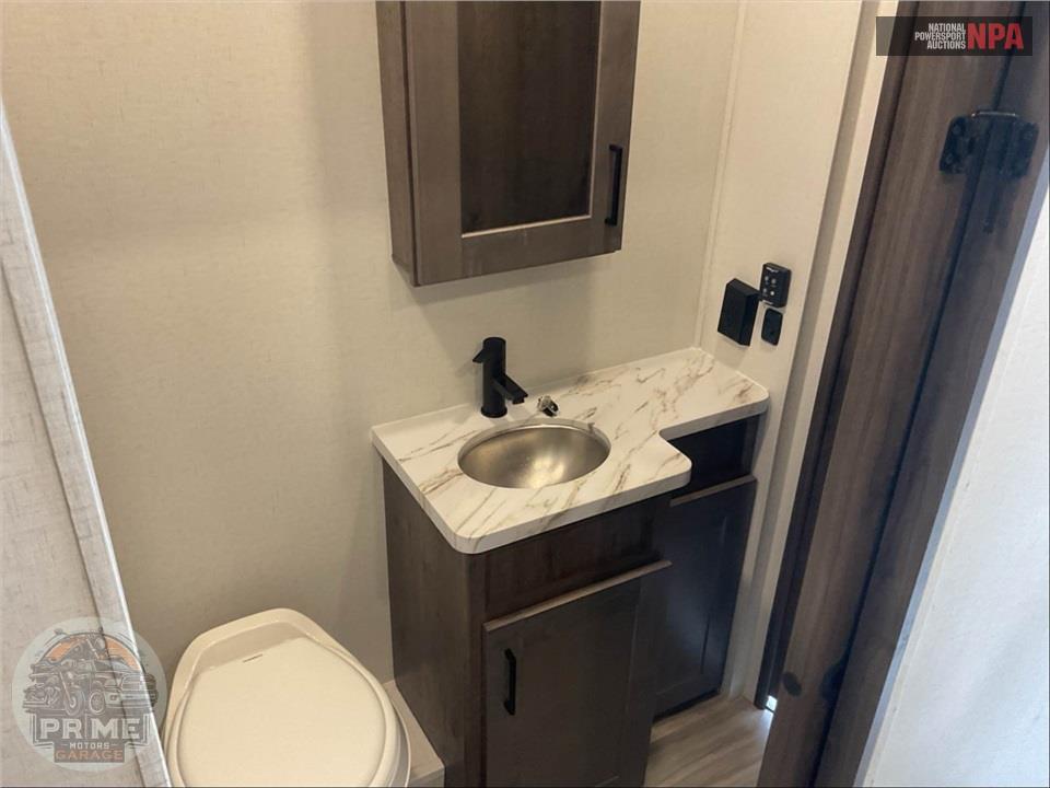 2023 Alliance Rv M-21T15 - VALOR FIFTH WHEEL SERIES — фото 20
