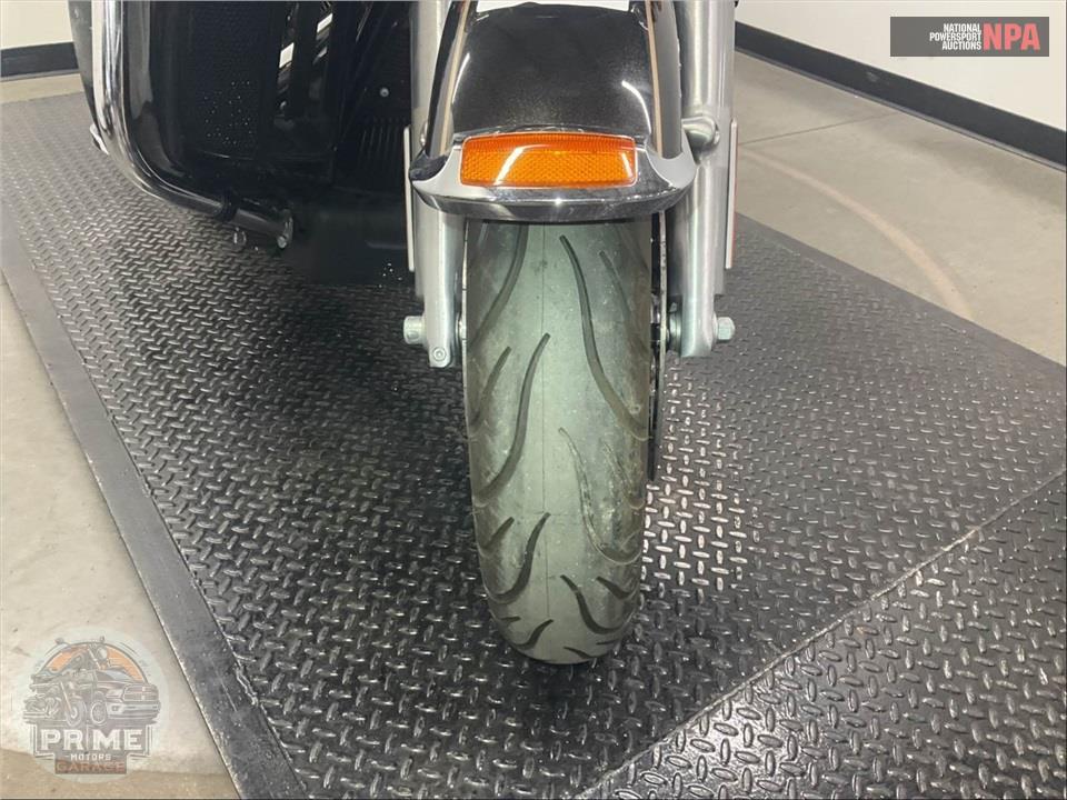 2017 Harley-Davidson FLHTK ULTRA LIMITED — фото 31