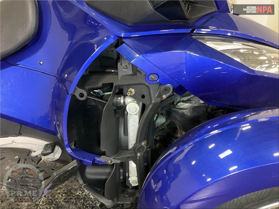2012 Can-Am SPYDER RT-S SE5 — фото 6