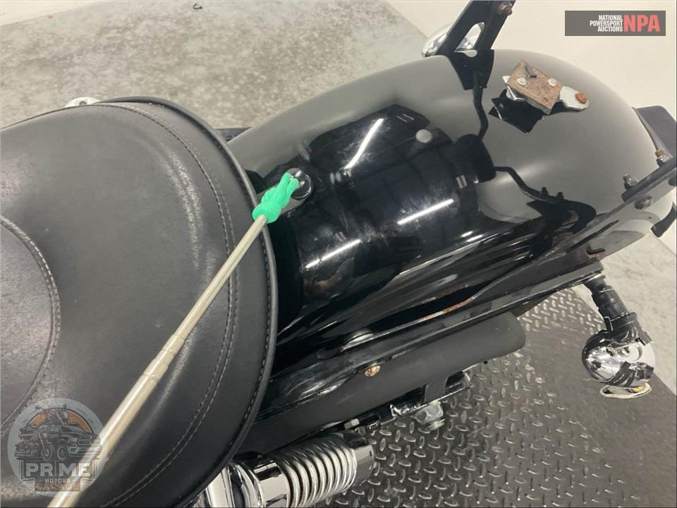 2016 Harley-Davidson FXDB STREET BOB — фото 38