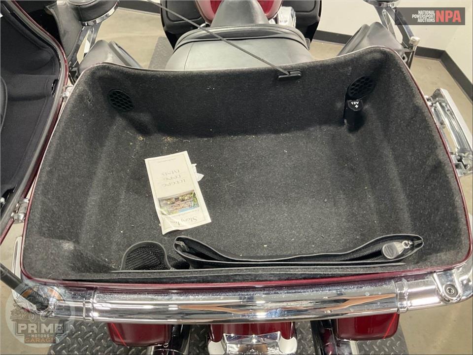 2017 Harley-Davidson FLHTK ULTRA LIMITED — фото 24
