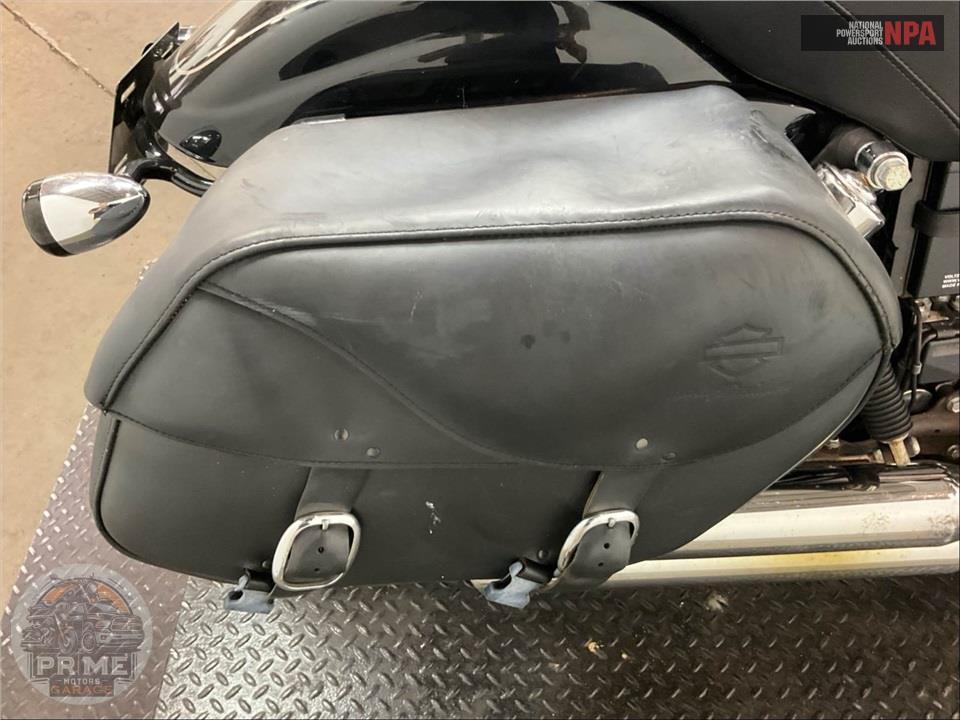 2017 Harley-Davidson FXDWG-103 DYNA WIDE GLIDE — фото 22