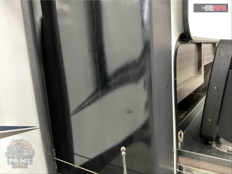 2018 Crossroads Rv M-33 CK - SUNSET TRAIL GRAND RESERVE SERIES — фото 23