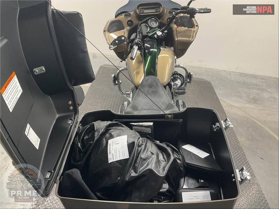 2013 Harley-Davidson FLTRXSE2 SCREAMIN EAGLE — фото 19