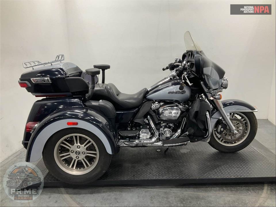 2019 Harley-Davidson FLHTCUTG TRI GLIDE ULTRA — фото 1