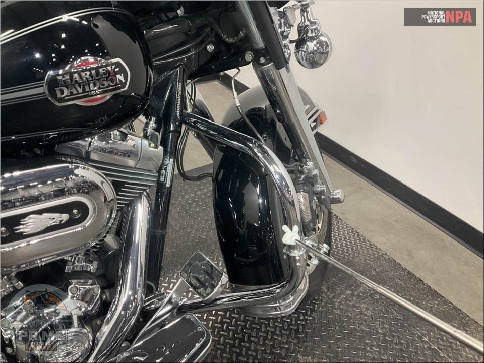 2009 Harley-Davidson FLHTCU ULTRA CLASSIC ELECTRA GLIDE — фото 17