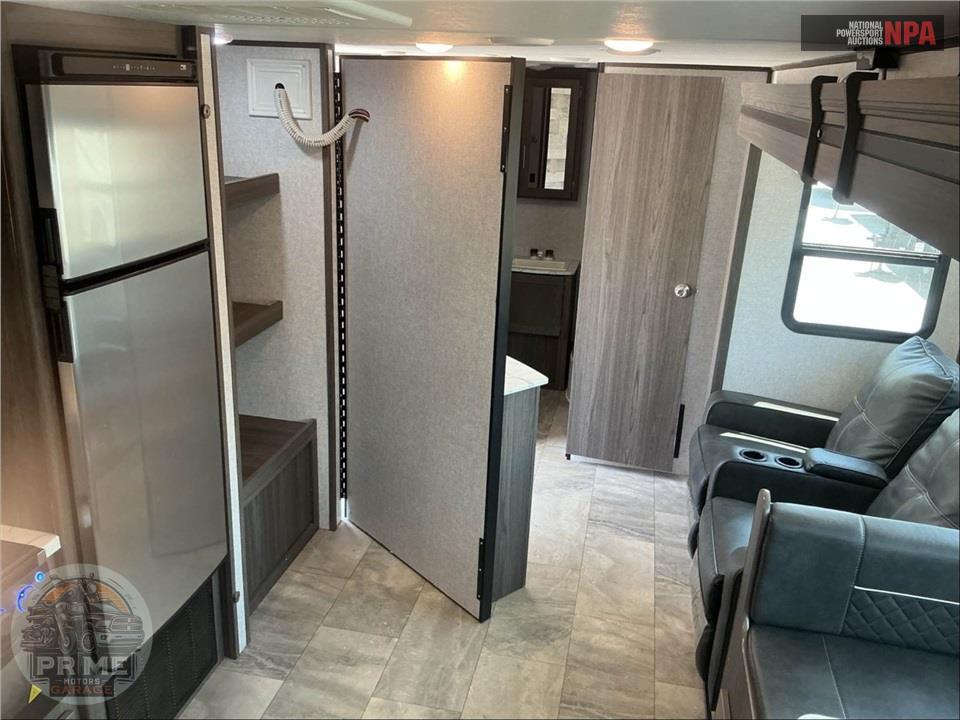 2021 Kodiak By Dutchmen M-261RBSL - ULTRA LITE SERIES — фото 9