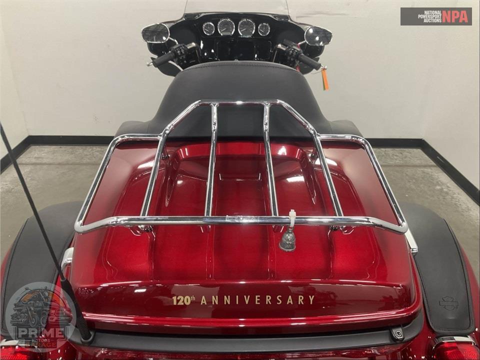 2023 Harley-Davidson FLHTCUTGANV TRI GLIDE ULTRA ANNIVERSARY — фото 19