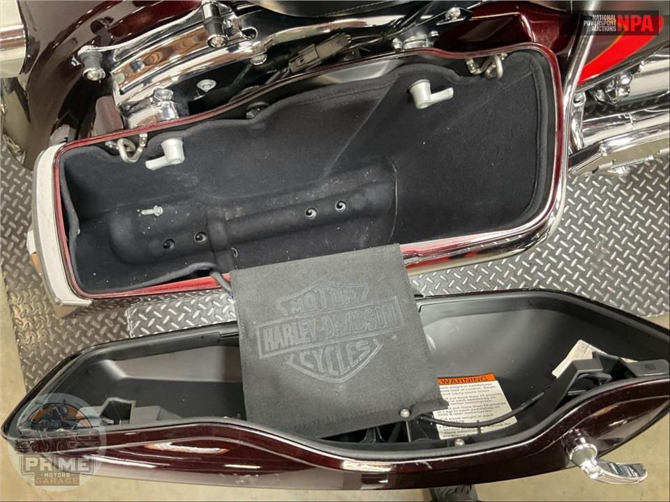 2017 Harley-Davidson FLHTKSE CVO ULTRA LIMITED — фото 20