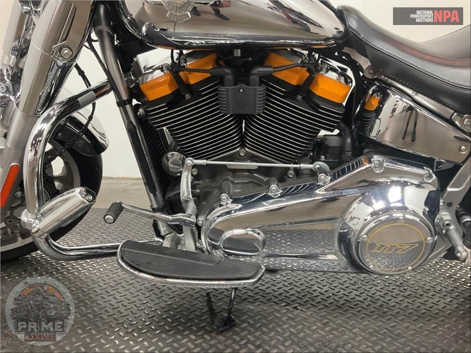 2025 Harley-Davidson FLSTFI SOFTAIL FAT BOY GRAY GHOST — фото 7
