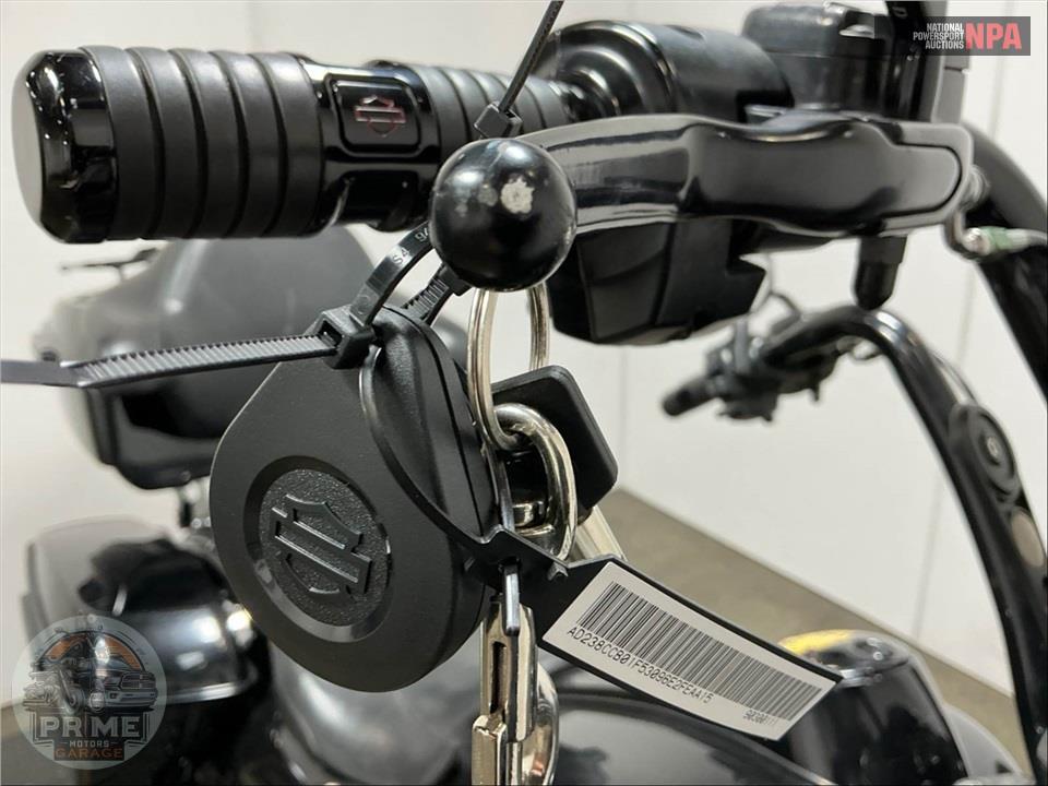 2019 Harley-Davidson FLTRXS ROAD GLIDE SPECIAL — фото 12