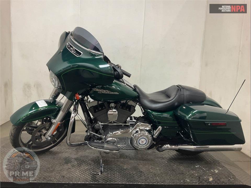 2015 Harley-Davidson FLHXS STREET GLIDE SPECIAL — фото 3