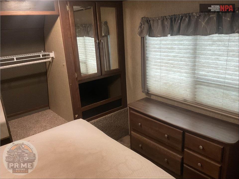 2017 Keystone Rv M-29 BH - SPRINTER CAMPFIRE EDITION SERIES — фото 13