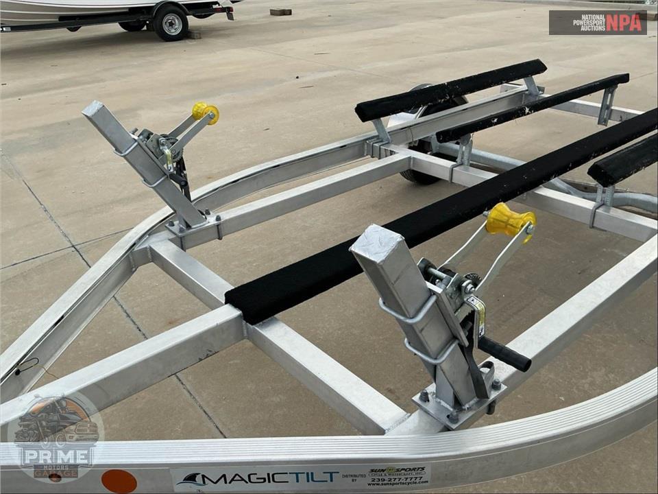 2026 Magic Tilt Trailers DWC2500 185/13C — фото 16