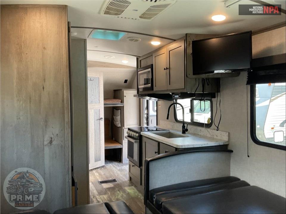 2020 Keystone Rv M-210 URS OUTBACK  ULTRA-LITE SERIES — фото 8